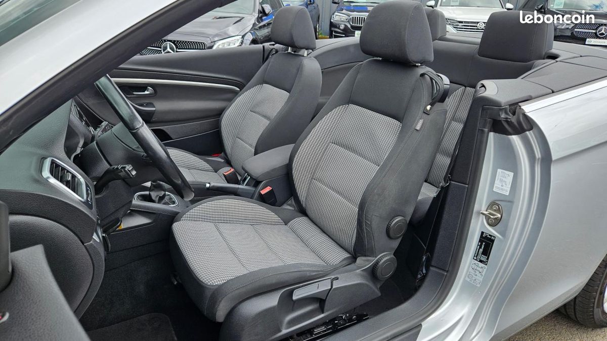 Volkswagen Eos 2.0 16S TDI 140 CR FAP Sportline (image 12)