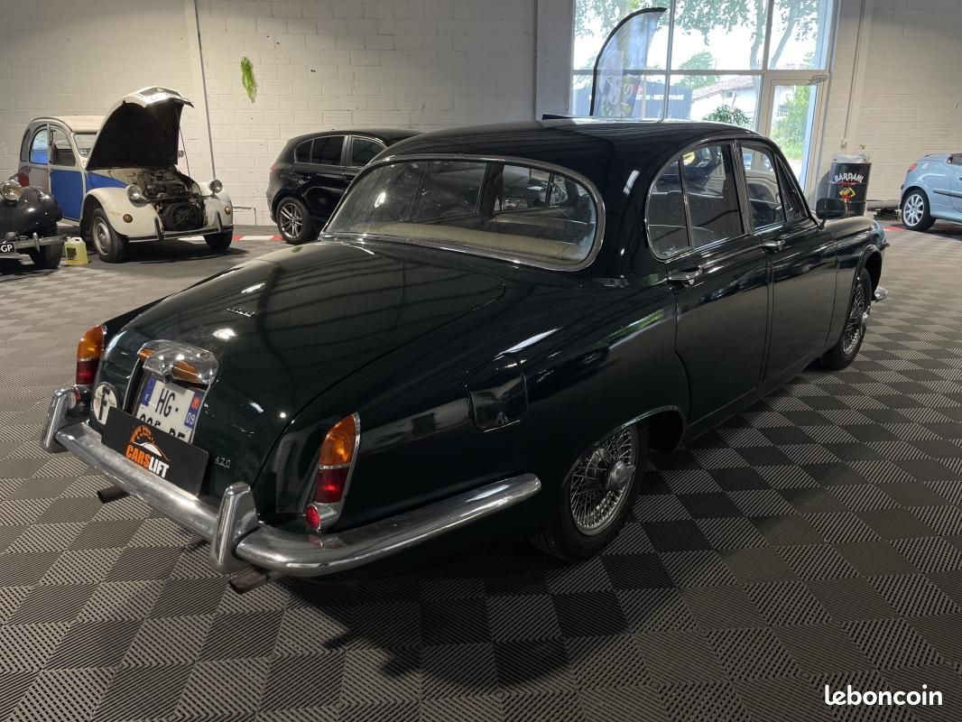 Jaguar 420 4.2 VERT ANGLAIS -BOITE MANUELLE- (image 7)