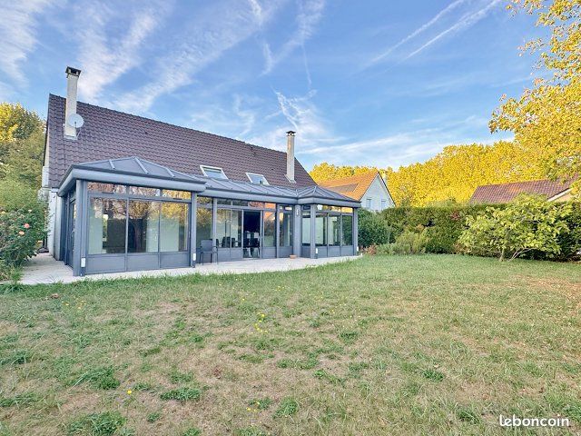 Maison 7 pièces 202 m² · à La Queue-en-Brie · 202 m² · 549 800 €
