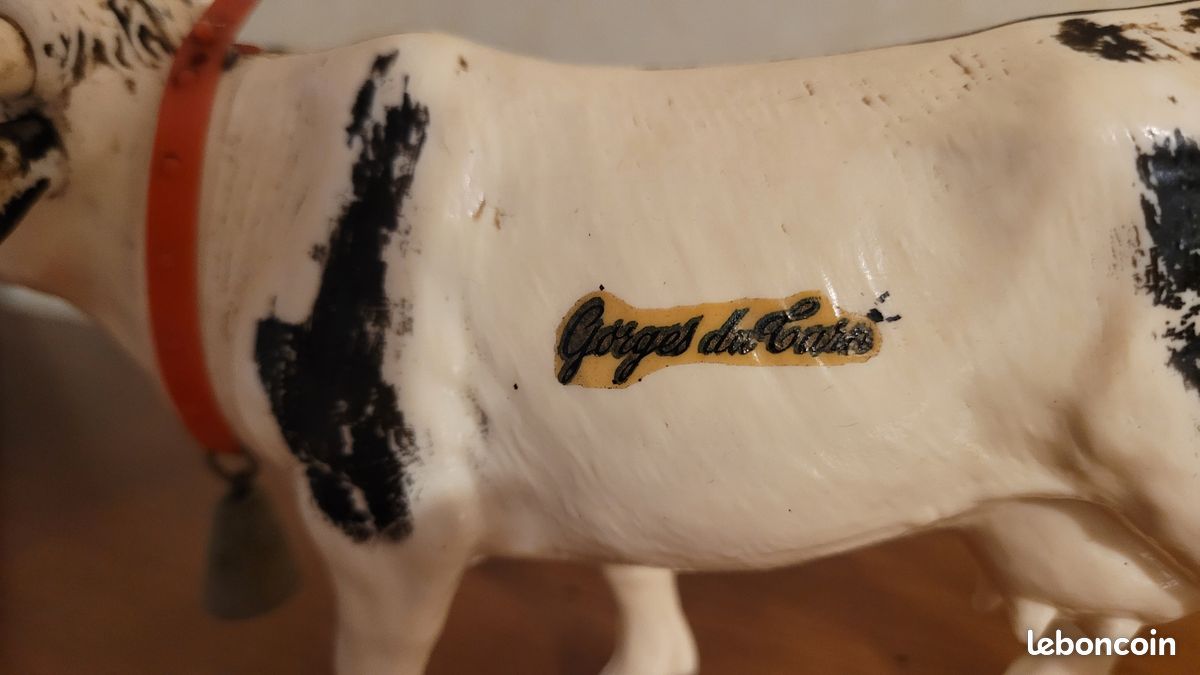 Ancien Masque De Vache En Plastique Des Années 1970 - Objet Vintage
