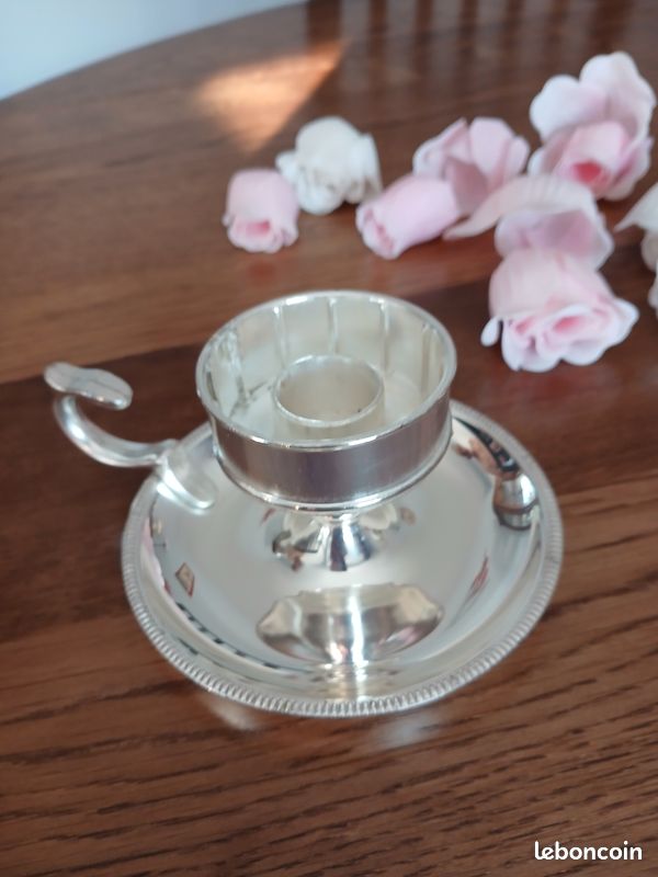 Photophore bougeoir tempête ( lampe tempête décorative) globe en verre en forme de tulipe support métal argenté porte bougie au centre hauteur 18 cm diamètre 11 cm marque Versilbert (image 1)