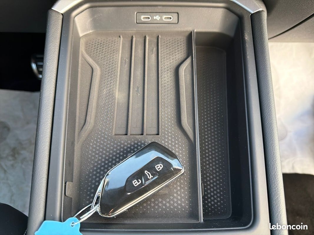 VOLKSWAGEN T-Roc 1.5 eTSI EVO2 Hybrid 150 ch DSG7 R-Line (image 25)