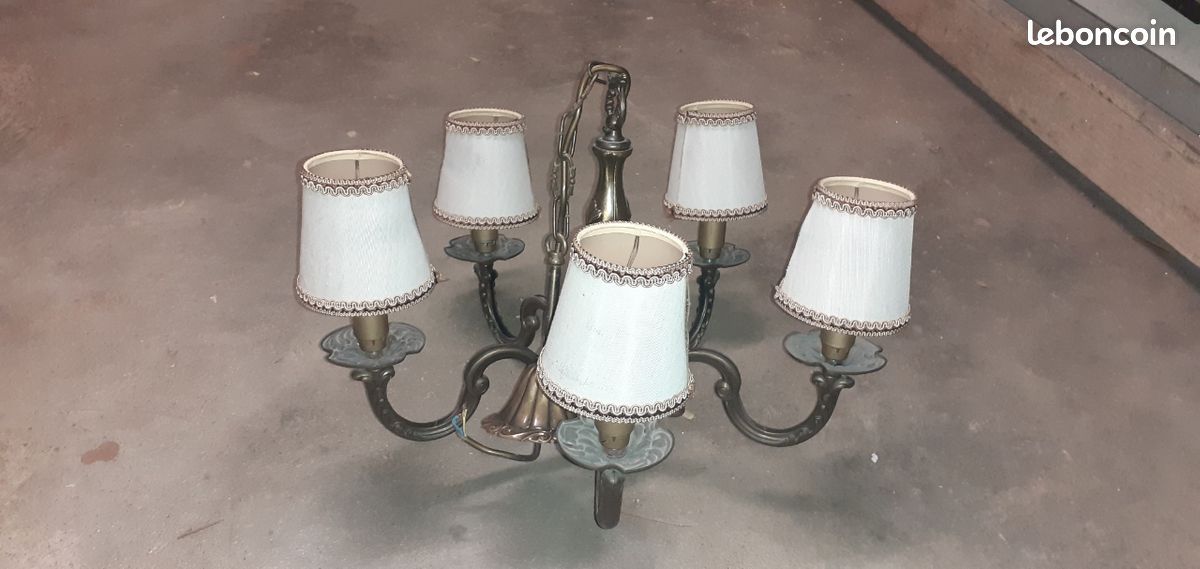 Lustre en laiton (image 1)