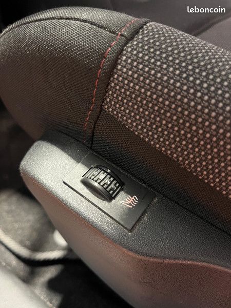 Citroen C4 CACTUS BLUEHDI 100CH S&S FEEL E6.D (image 12)