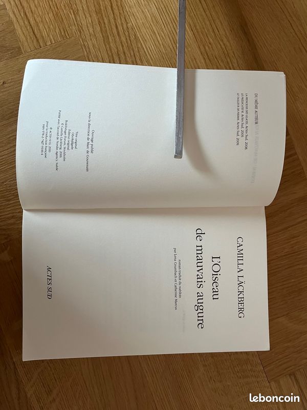 Livre ''L'Oiseau de mauvais augure'', Camilla Läckberg 2006 (image 4)