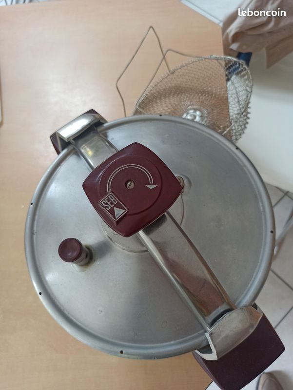 Cocotte-minute SEB, Made in France Canton Genève