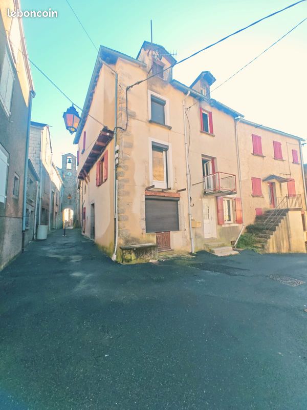 Maison 7 pièces 130 m² · à Vabre · 130 m² · 34 500 €