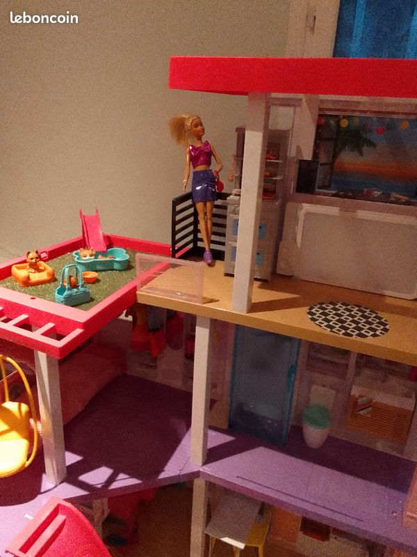 Lot maison de barbie + voiture Barbie Extra (image 8)