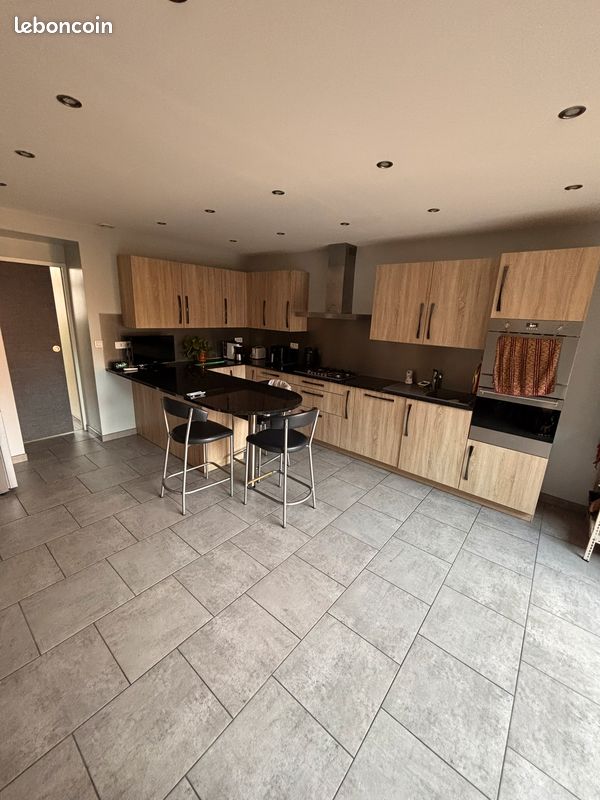 Maison 6 pièces 151 m² · à Bruay-sur-l'Escaut · 151 m² · 287 000 €