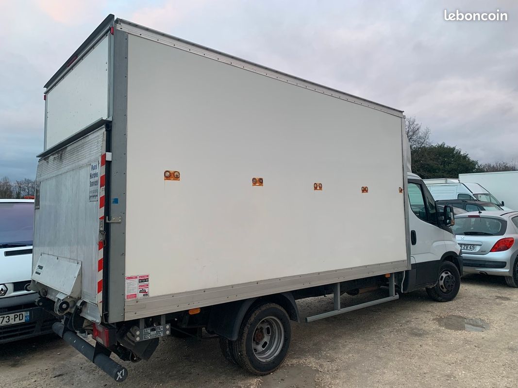 Iveco Daily 35C16 160cv 20m2 AVEC HAYON ELECTRIQUE VENDU 26990e REVISE avec GARANTIE (image 2)
