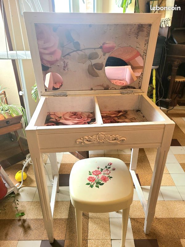 Coiffeuse en bois (image 2)