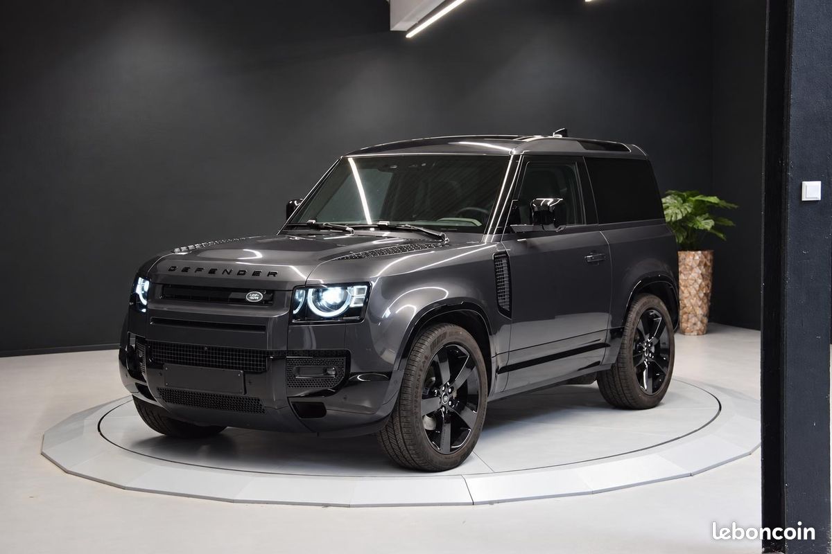 Land Rover Defender 90 D250 X-Dynamic HSE — 2025 — 20 800 km (image 1)