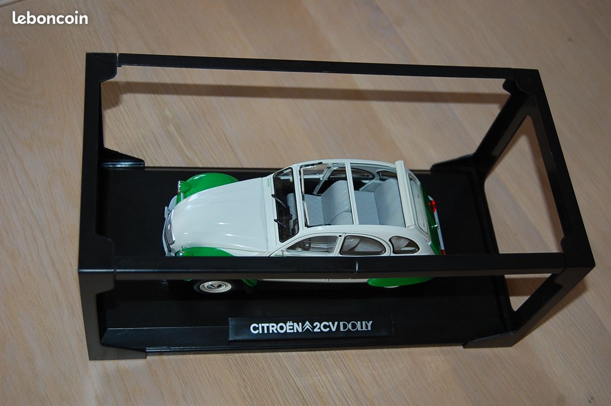 Miniature Citroën 2 CV Dolly 1986 - Échelle 1/43 - Universal Hobbies - Occasion Comme Neuve