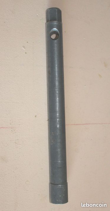 Clé à bougie extra-longue (image 1)