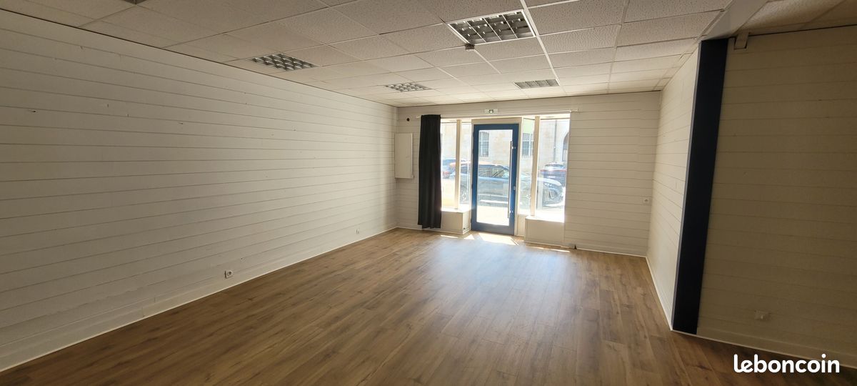 Local commercial 2 pièces 52 m² · à Lons-le-Saunier · 52 m² · 62 000 €