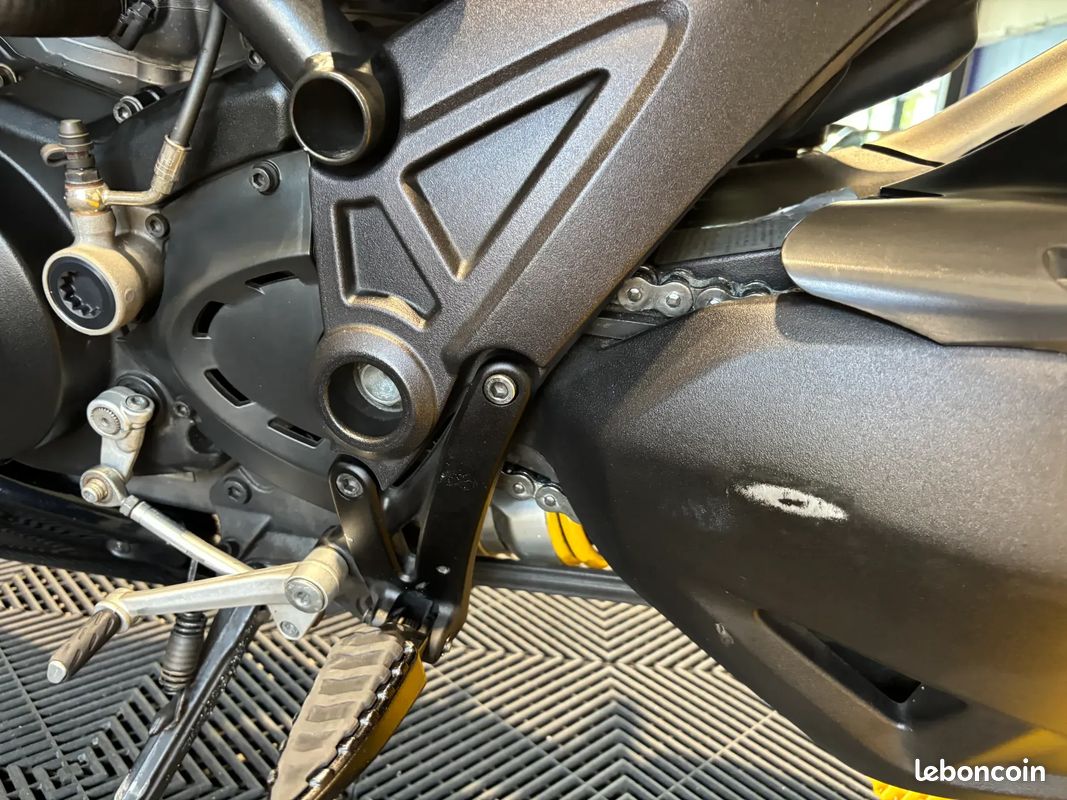 DUCATI Diavel Dark 1200 167ch - 2012 (image 18)