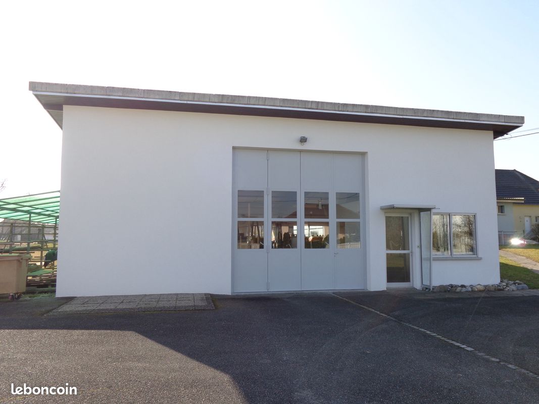 Local commercial 2 pièces 148 m² · à Blotzheim · 148 m² · 850 €/mois