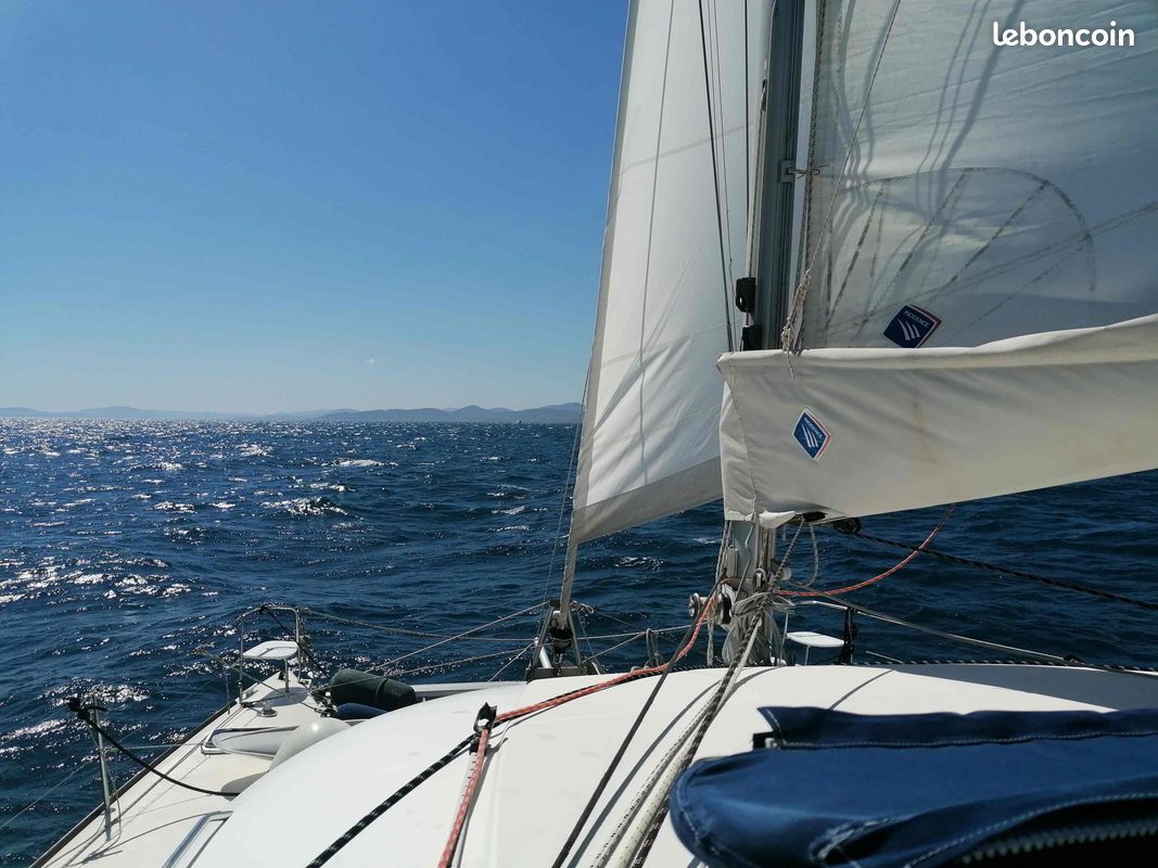 Demi Part Lagoon 380 S1 de 2002 refit complet (image 3)
