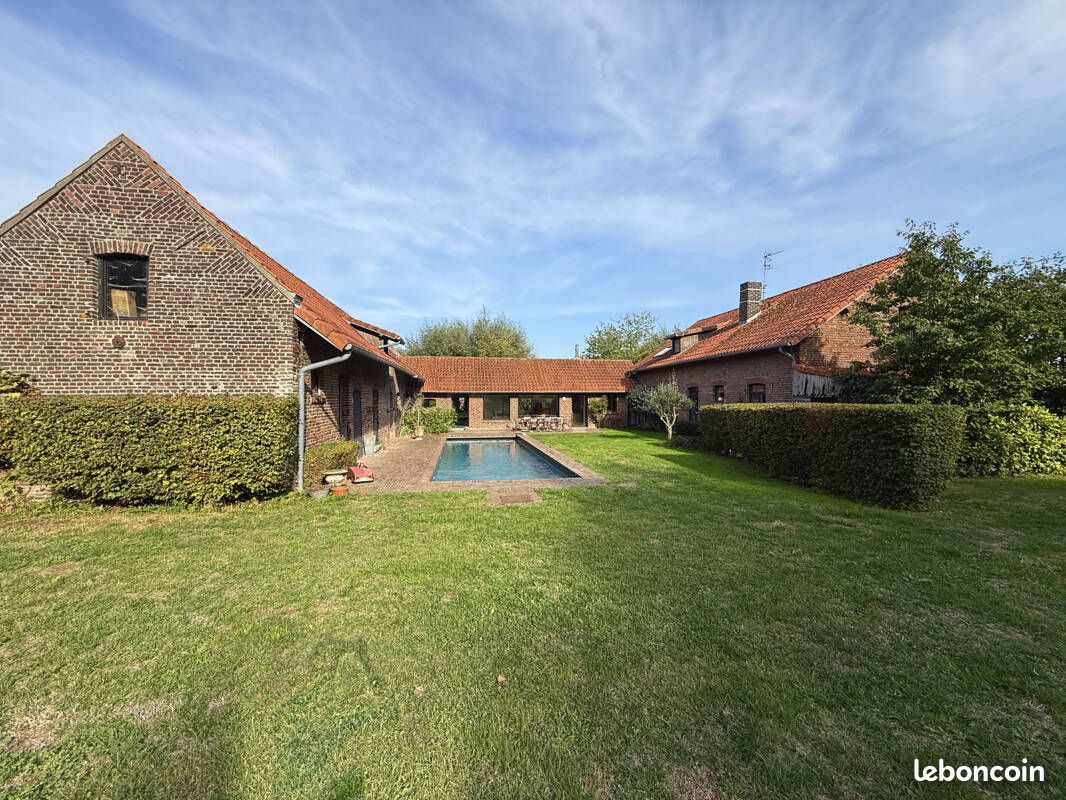 Maison 11 pièces 309 m² · à Quesnoy-sur-Deûle · 309 m² · 988 000 €