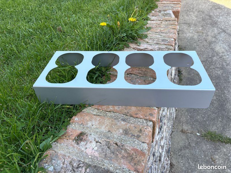 Range bouteilles / support bouteille SoCoo’c – gris – 48 x 24 x 6 cm (image 3)