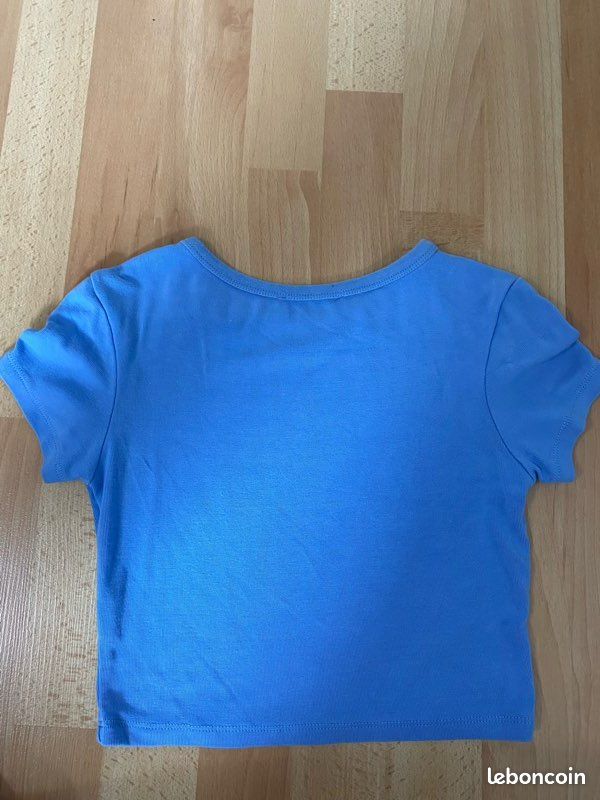 T shirt court (image 3)
