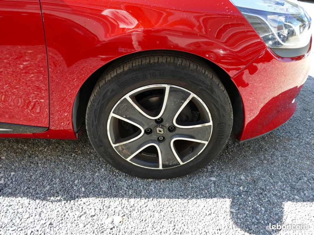 RENAULT CLIO IV ESTATE 1.2 TCE 120 Ch LIMITED EDC 35990KM (image 8)