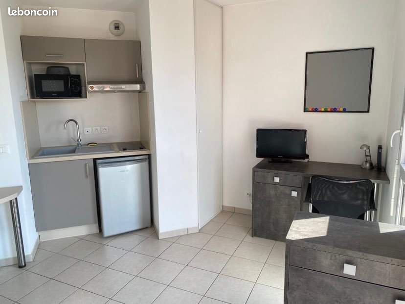 Studio 22m2 meublé + parking - Pessac 33600 (image principale 0)