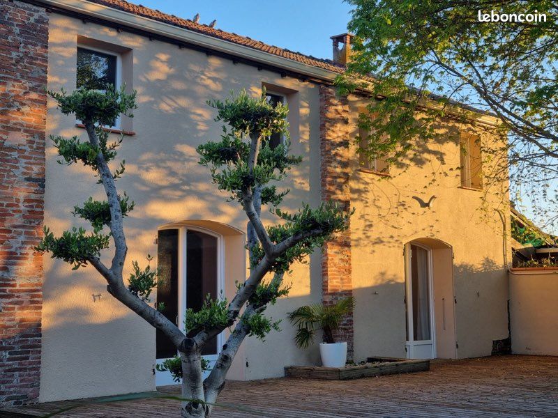 Maison 8 pièces 250 m² · à Fonbeauzard · 250 m² · 2 400 €/mois
