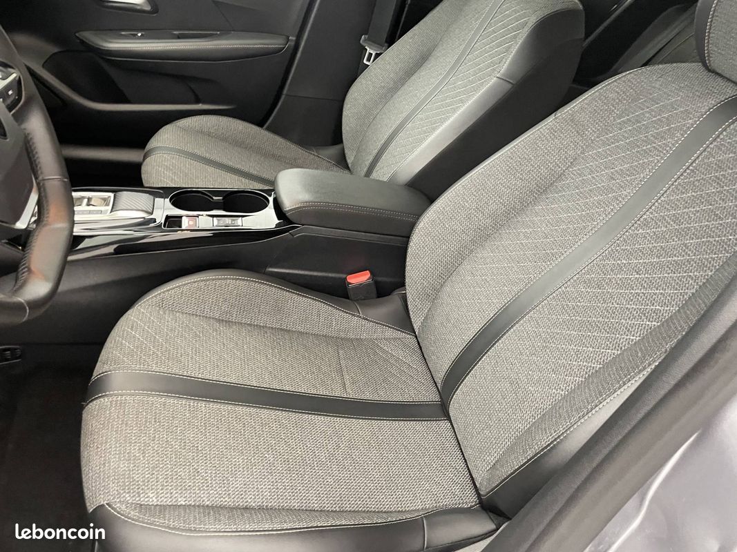PEUGEOT 208 Hybrid 100 e-DCS6 Allure (image 14)