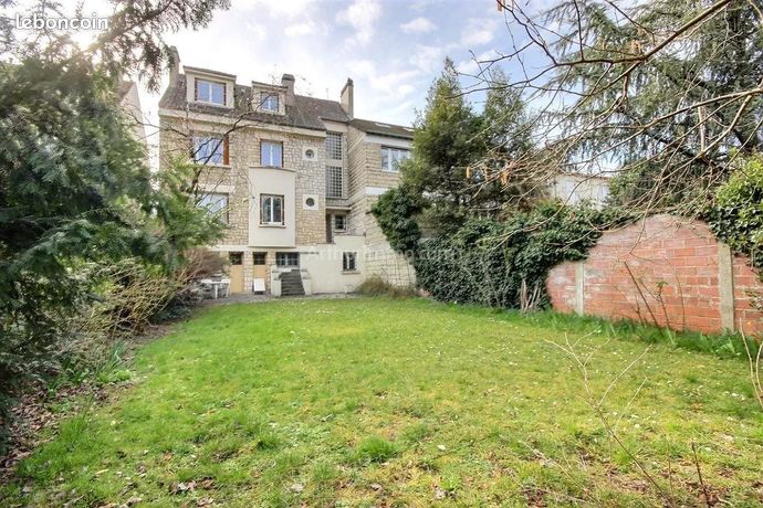 Maison 10 pièces 210 m²