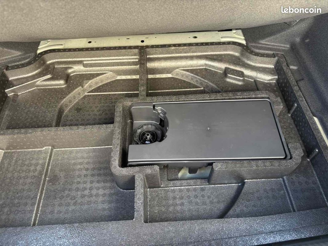 Peugeot 308 1.5 BLUEHDI 130CH S&S ALLURE EAT8 (image 20)