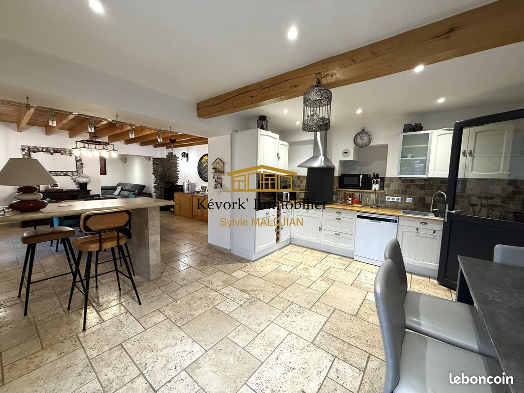 Maison 9 pièces 200 m² · à Chabeuil · 200 m² · 549 900 €