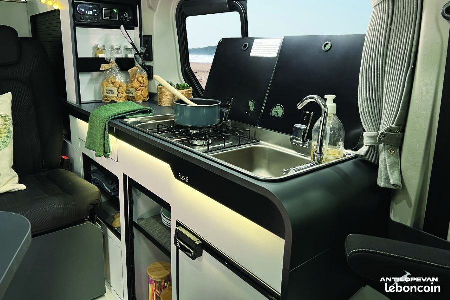 Renault Trafic VAN ANTILOPE Aménagé NV FLEX 5 CONFORT 2.0 DCi 150 EAG9 L1 5PL Attel+Pte Vélo Disp... (image 24)