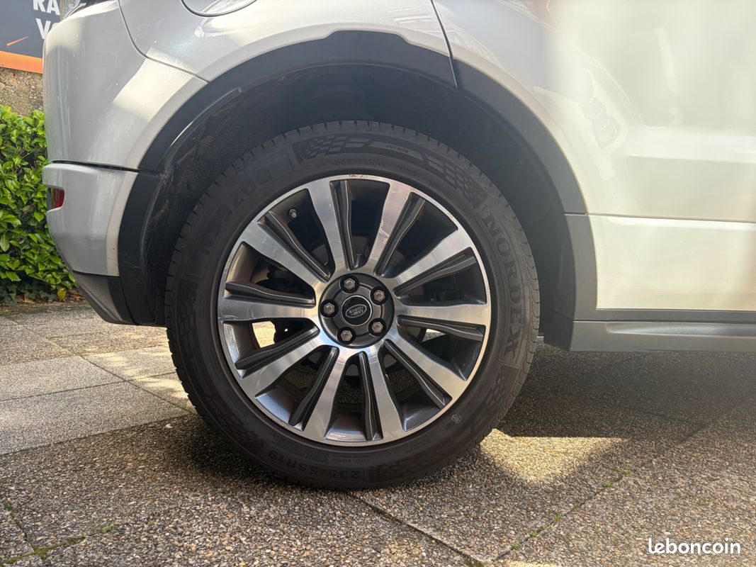LAND ROVER RANGE ROVER EVOQUE 2.2 TD4 150 BRITISH EDITION 4WD BVa (image 22)