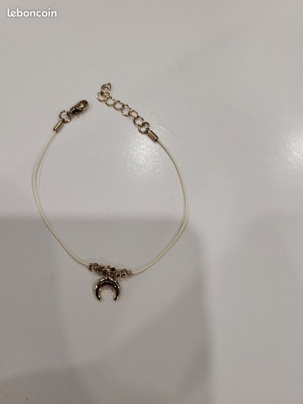 Bracelet motif croissant de lune (image 1)