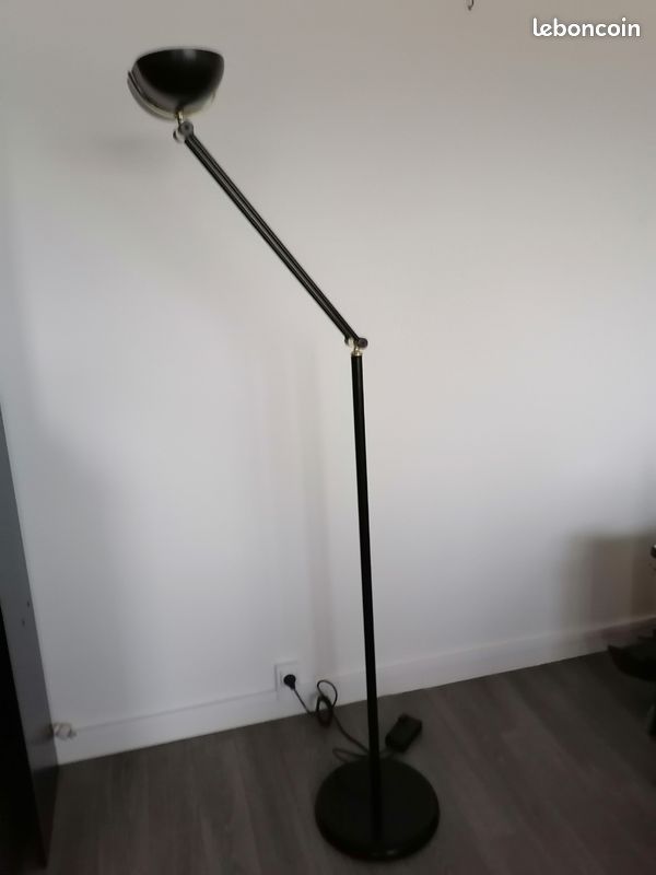 Lampe halogène sur pied (image 1)