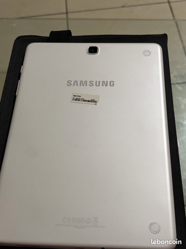 Tablette Samsung Galaxy Tab A 9.7 – SM-T550 – 16 Go (Wi-Fi) (image 8)
