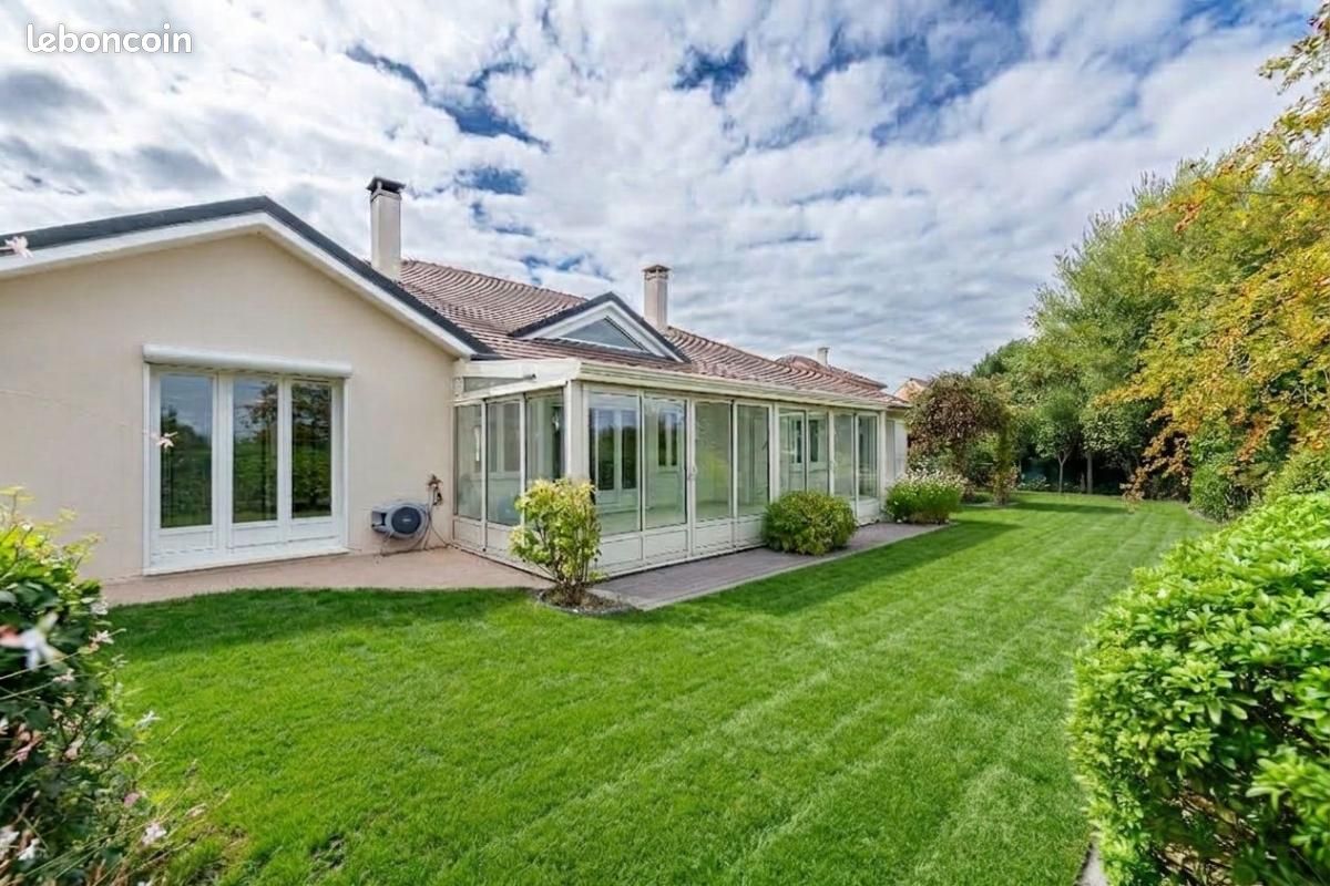Maison 6 pièces 236 m² · à Bussy-Saint-Georges · 236 m² · 1 075 000 €