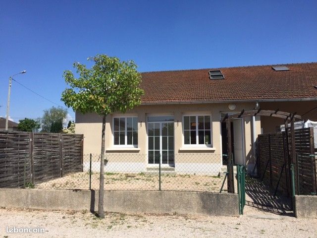 Appartement 3 pièces 100 m² · à Marlieux · 100 m² · 832 €/mois