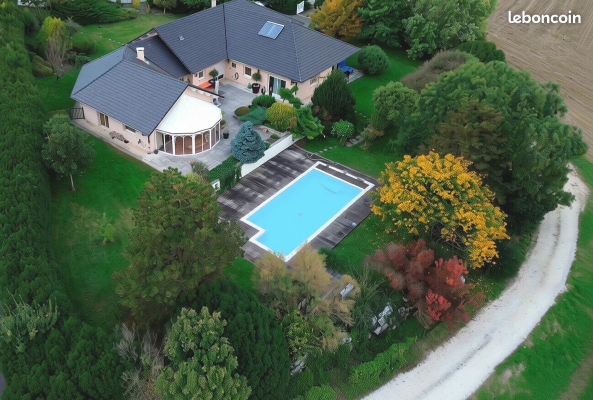 Maison 8 pièces 305 m² · à Vimines · 305 m² · 910 000 €
