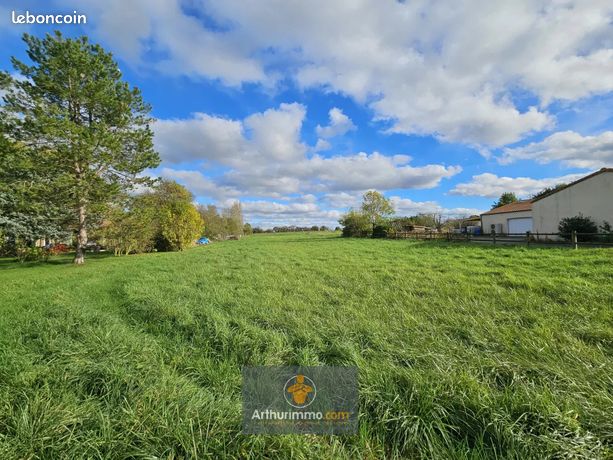 Terrain 2604 m² Saint-Hilaire-la-Palud