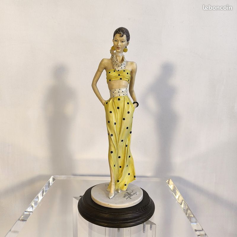 😍✨ Superbe Statuette "Fashion Lady" par Antoni Famery – Italie, c. 1990 ✨😍 (image 2)