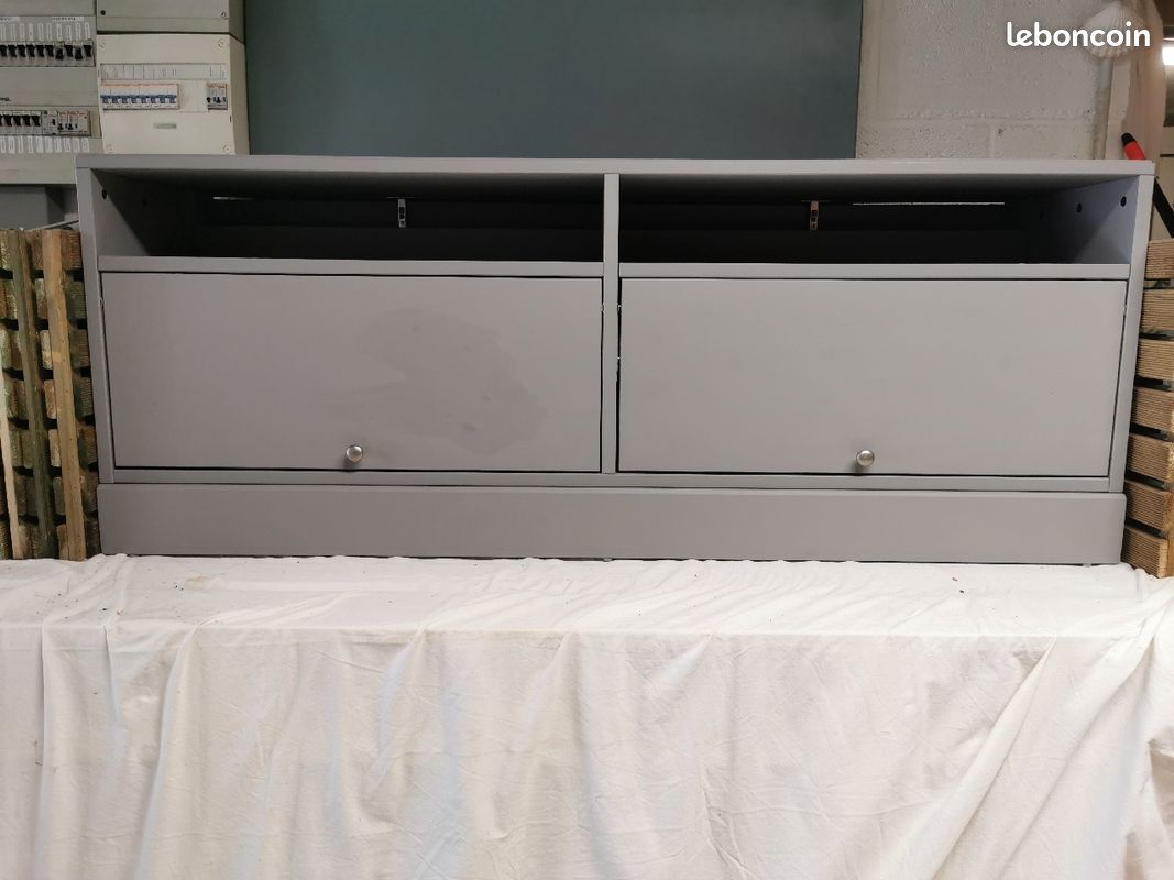Banc TV gris (image 3)