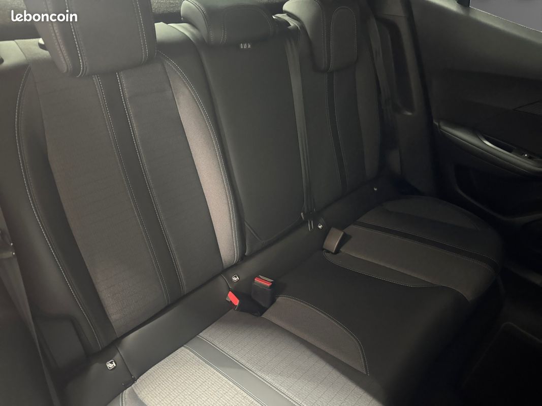 PEUGEOT 2008 II II 1.5 2008 BLUEHDI 130 S&S EAT8 ACTIVE BUSINESS - 131Ch - Garantie 12 mois (image 11)