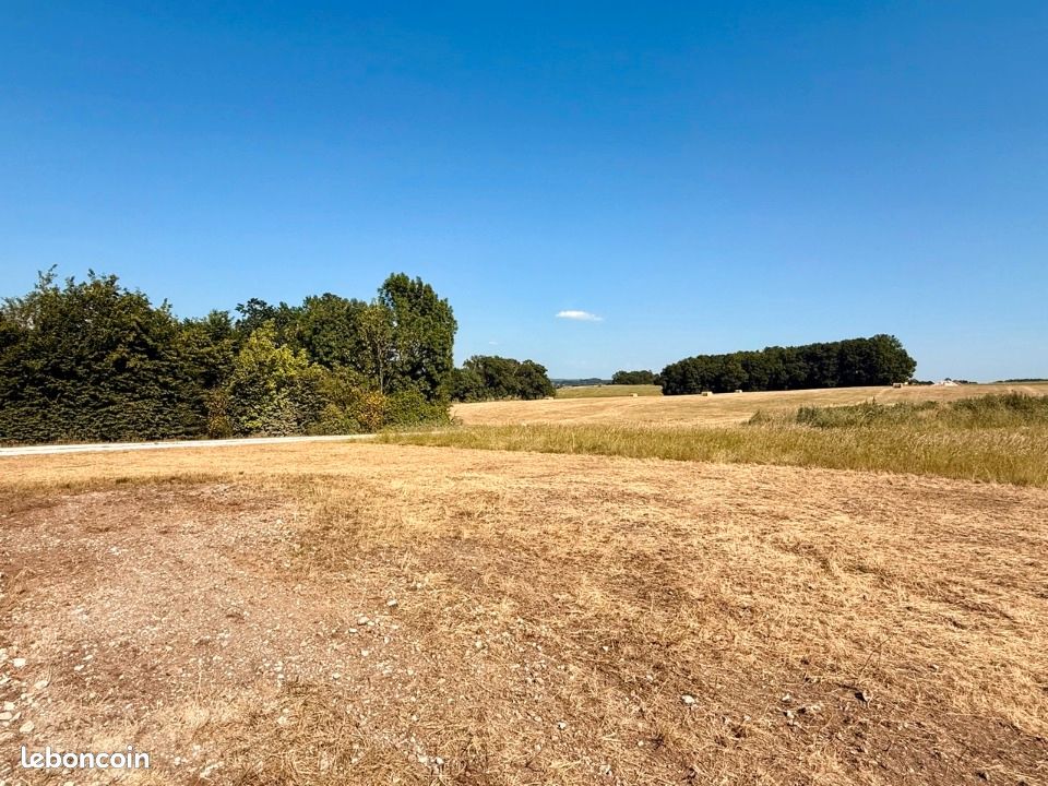 Terrain 1 585 m² Cuneges · à Cunèges · 27 500 €