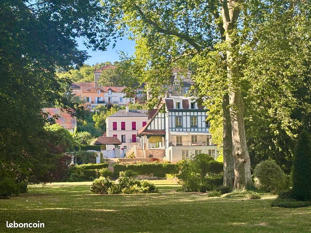Maison 8 pièces 317 m² · à Meulan-en-Yvelines · 317 m² · 811 200 €
