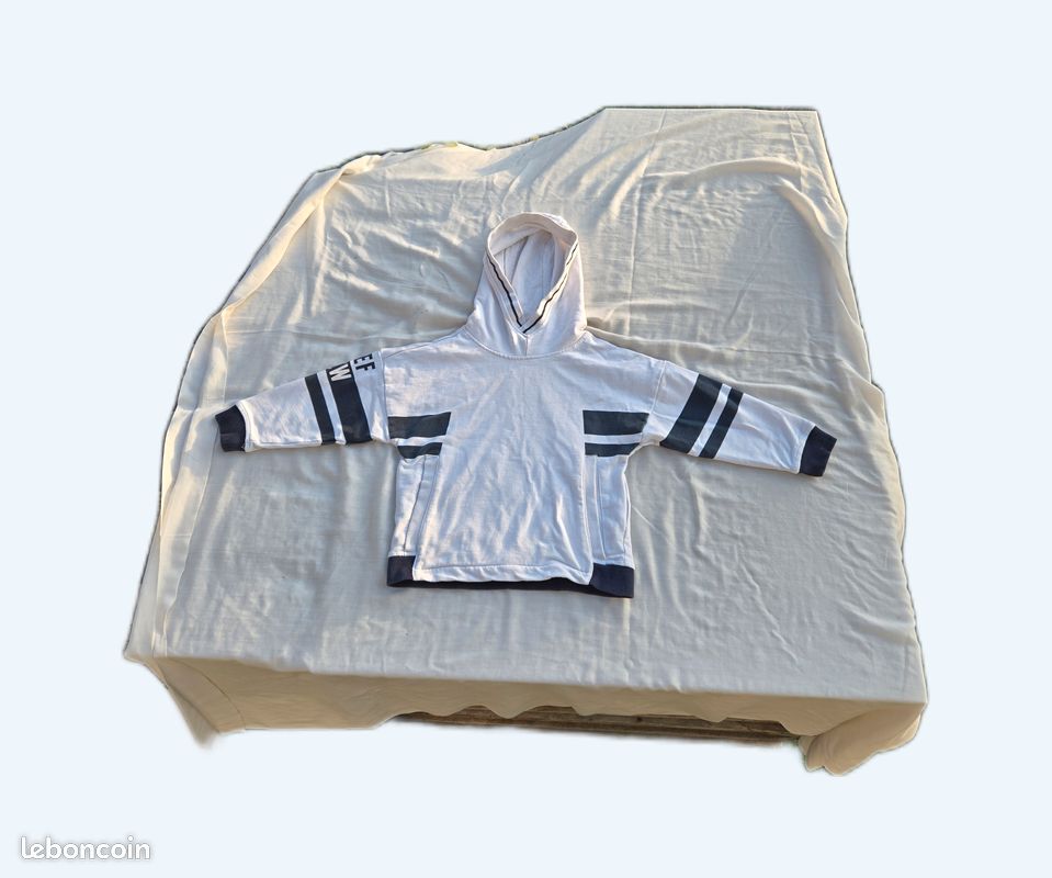 Sweat a capuche (image 1)