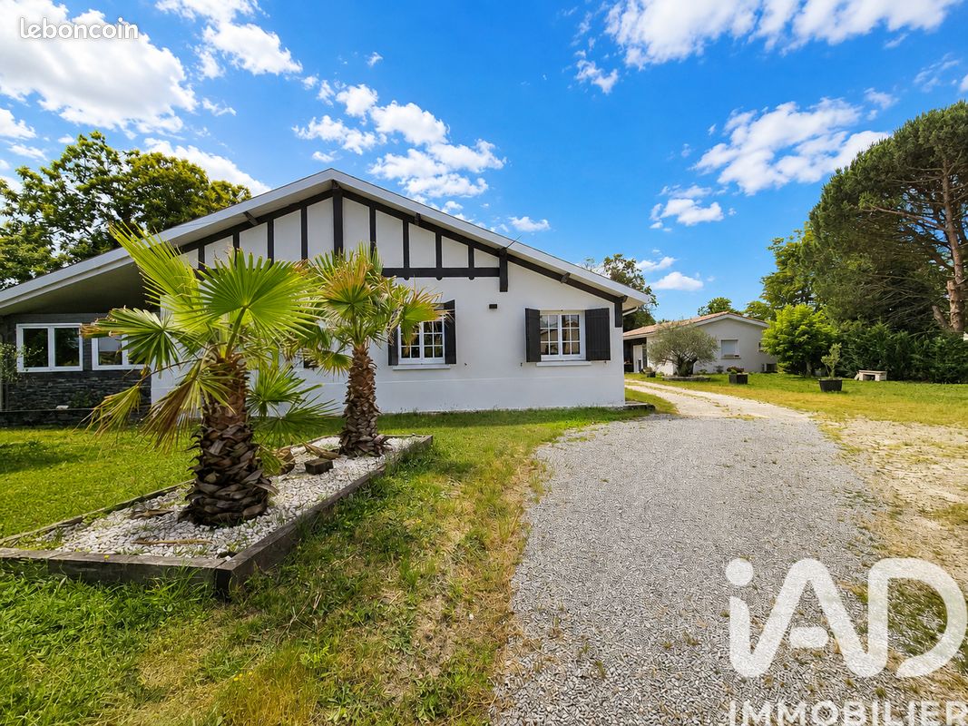Maison 8 pièces 214 m² · à Cadaujac · 214 m² · 569 000 €
