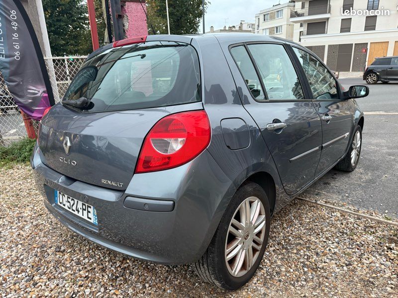 Renault Clio III 1.6 i 16V 110ch Finition Initale Kit Distribution Entretien Ă Jour (image 4)