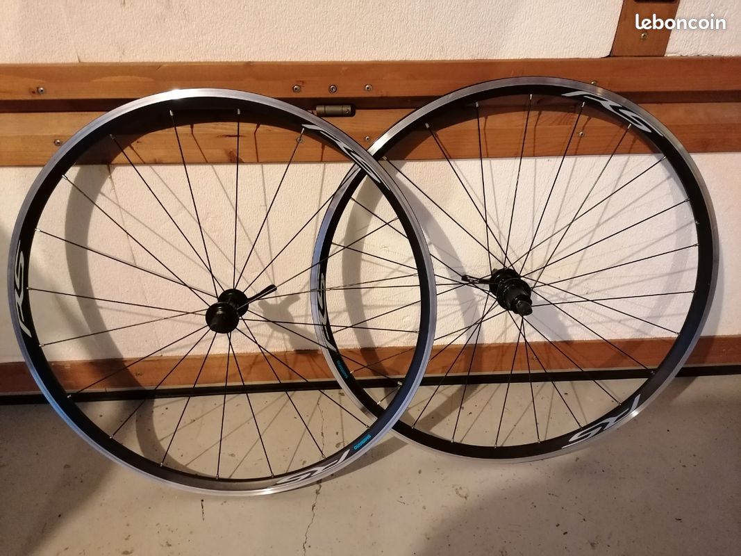 Paire De Roues Shimano RS100 Pour Vélo De Route - 700c, Frein Sur Jante, 9/10/11 Vitesses, Neuves